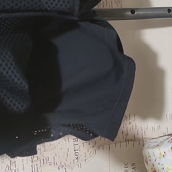 Ivy Park black workout Shorts - Picture 8 of 8